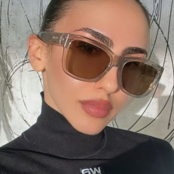 🕶️ New Saint Laurent SL674 005 Sunglasses - Transparent Beige Frame - Picture 2 of 9